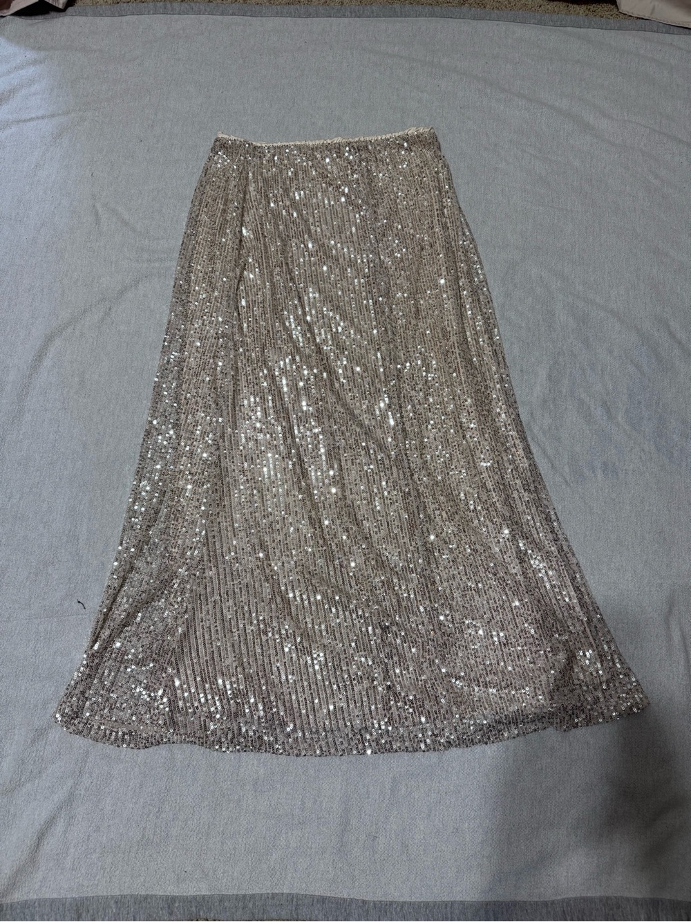 Old Navy Metallic Sequin Maxi Skirt in Champagne Gold